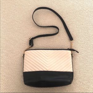 NWOT Black & White Purse